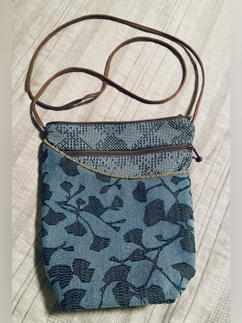 Maruca Jacquard Tapestry Crossbody Bag Purse Leaf Botanical Twilight Cool Blue